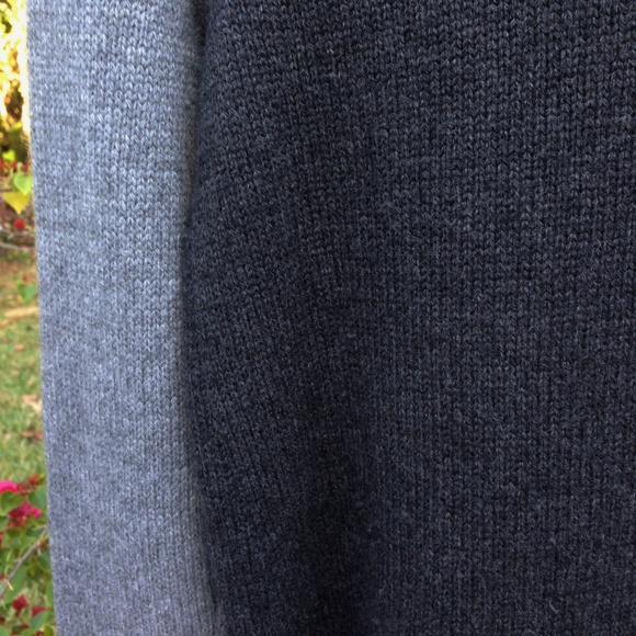 VINCE COLOR BLOCK TURTLENECK XS - Picture 2 of 6